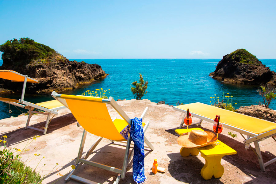 Esclusivo solarium sul mare del Giardino Eden Ischia