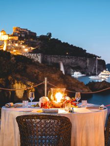 Romantic Dreams Ischia, a cena sullo scoglio